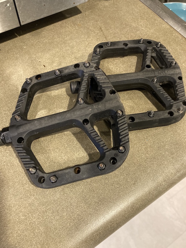 one up composite flat pedals