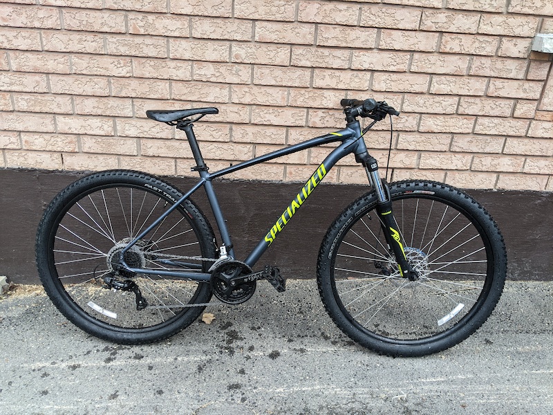 2019 specialized rockhopper specs