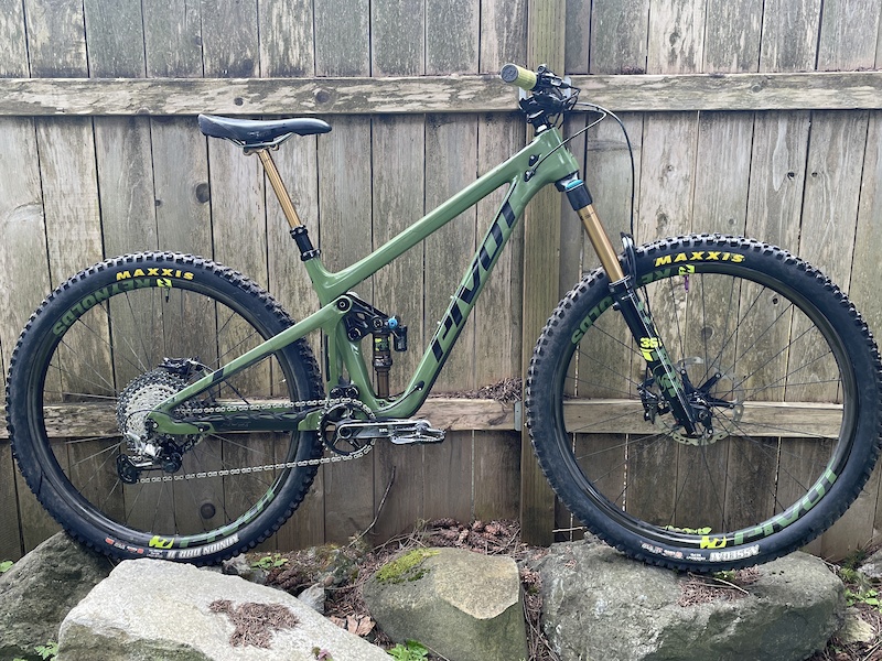 pivot reynolds carbon wheels