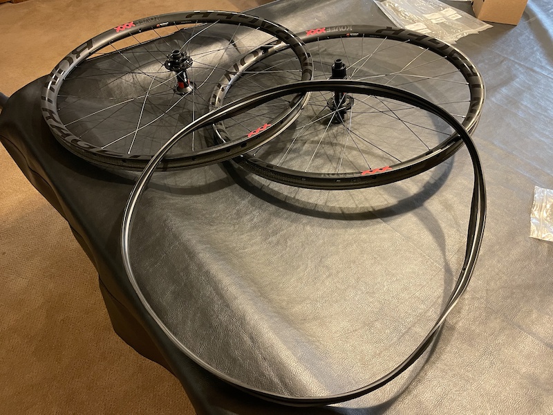 2022 Bontrager Kovee XXX Carbon Wheelset 29