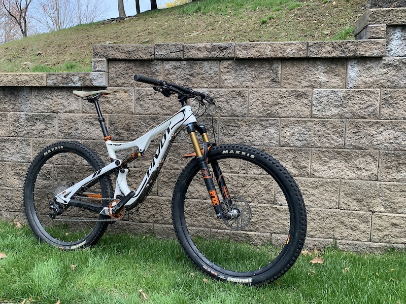 pivot 429 trail weight