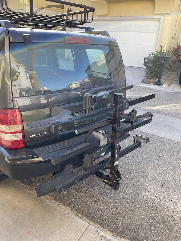 Sportworks 3 bike folding hitch rack made in the USA For Sale