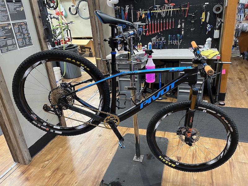 2020 Pivot Les large XX1 everything 22 lbs Reynolds carbon For Sale