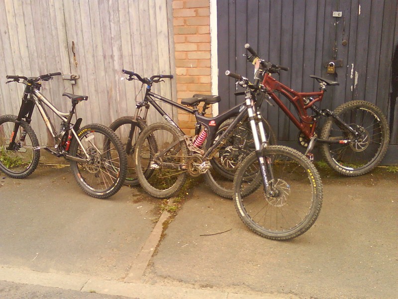 my bikes
there is an iron horse sunday expert flow drift spesilzed big hit and a norco a-line