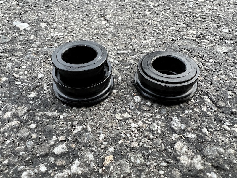 DT Swiss 240/350 Front Hub Rockshox Torque Caps For Sale