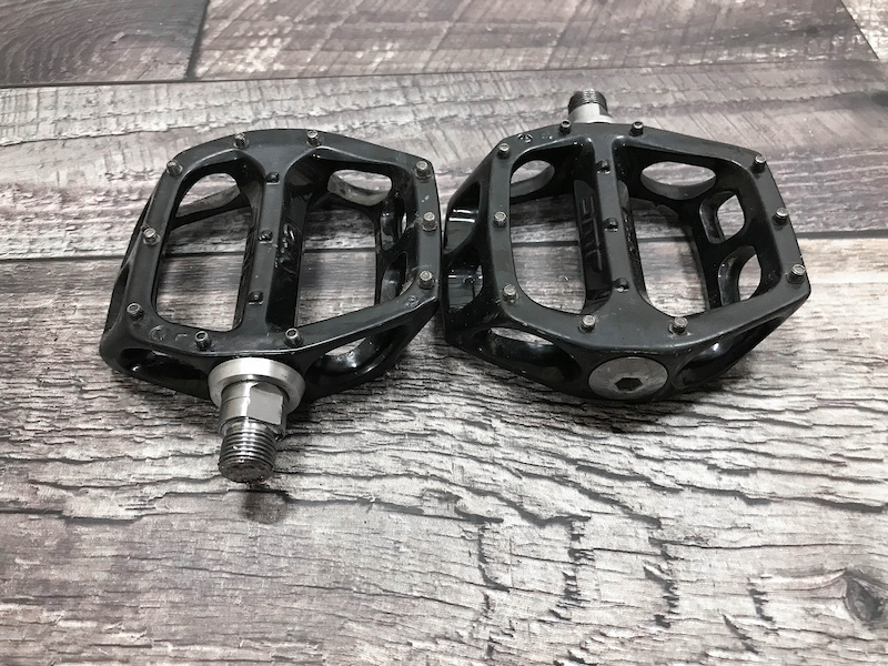 DMR sealed bearing platform pedals For Sale
