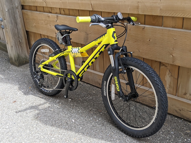 2022 Scott Scale 20\