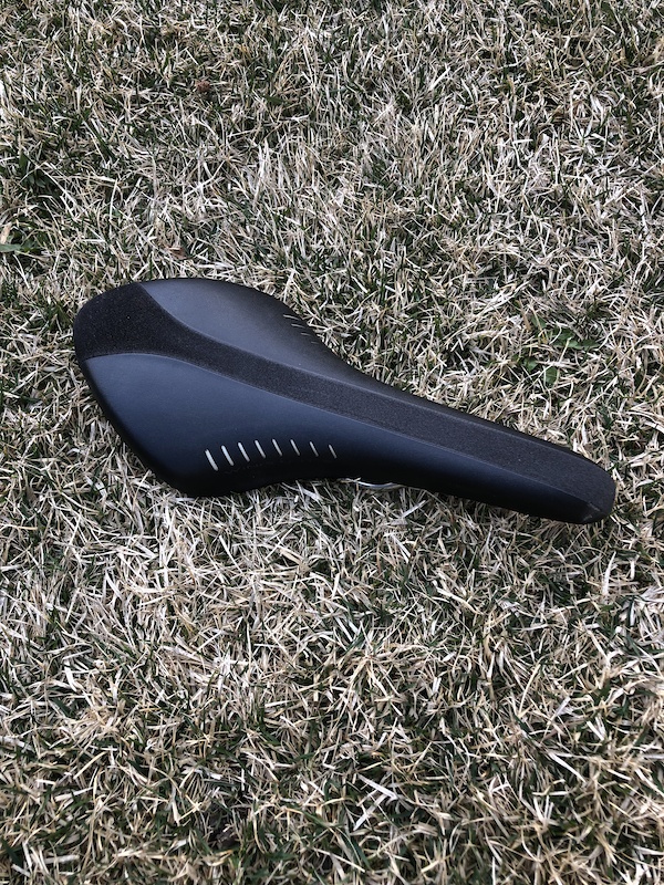fizik saddles canada