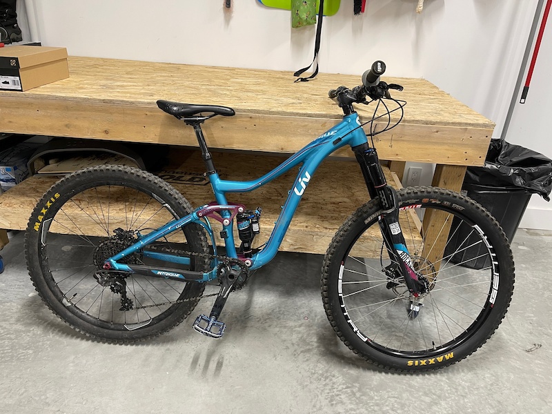 2016 liv intrigue sx