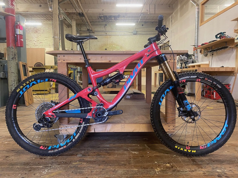 Pivot firebird 27.5 price hot sale