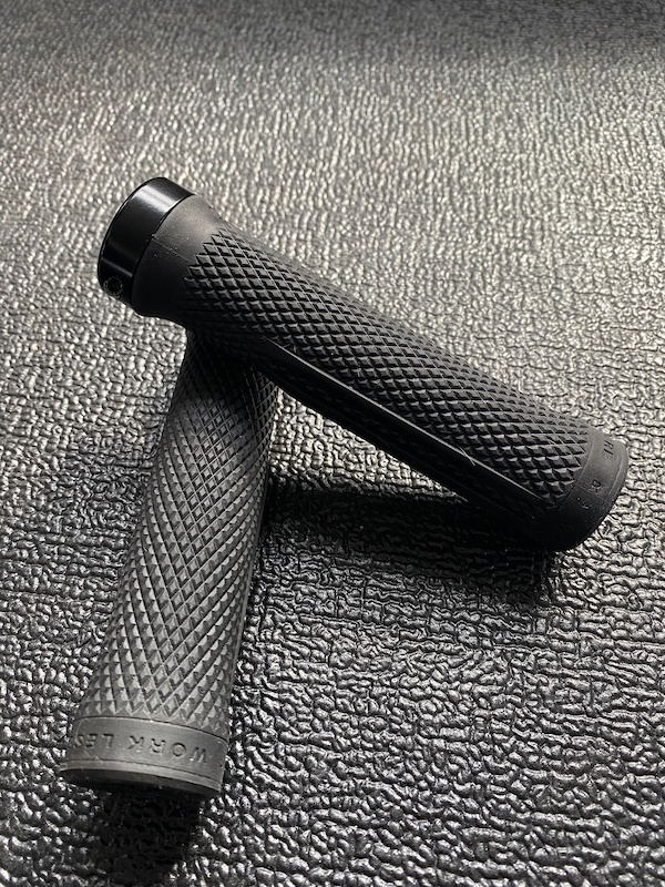2022 OneUp black grips For Sale