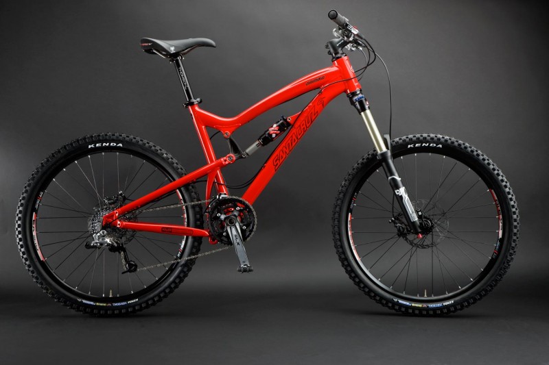 Santa Cruz revamps the ever popular Nomad Pinkbike