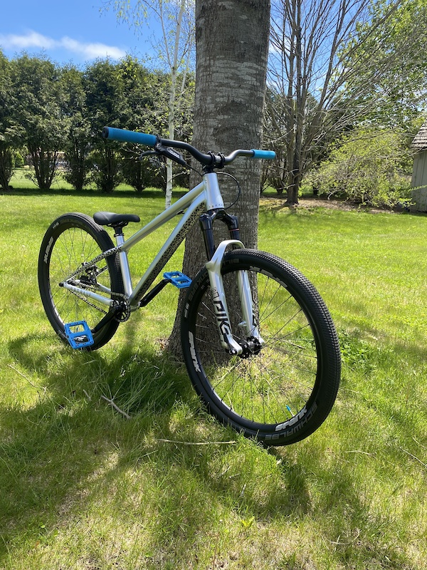commencal dirt jumper