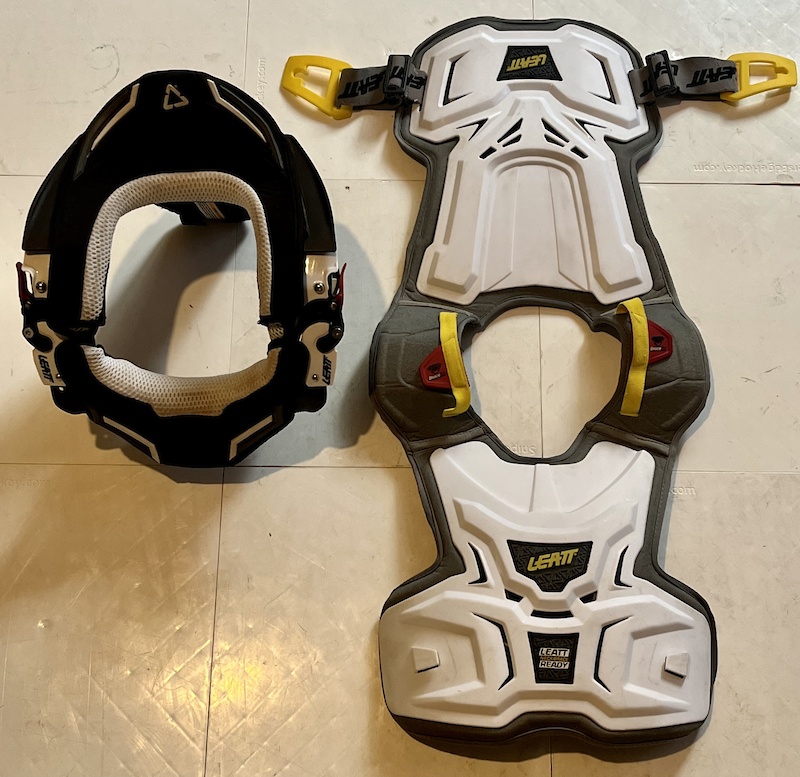 Leatt DBX Comp 3 Neck Brace - SM For Sale