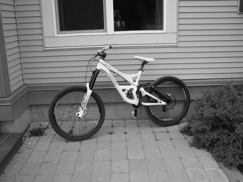 My new bike in front of my place. July 10th 2008. 
('08 Specialized Demo 7 I)