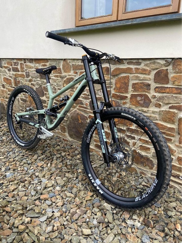 commencal furious 2021