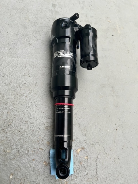 rockshox super deluxe ultimate thru shaft