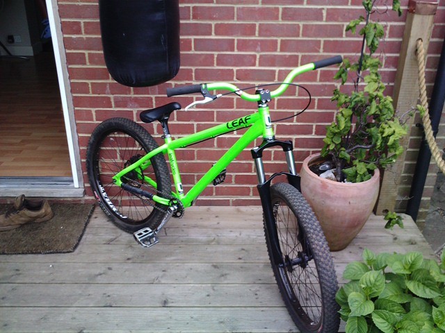 My leaf with new bars and seat clamp now jst waiting for stem and seat and forks XD