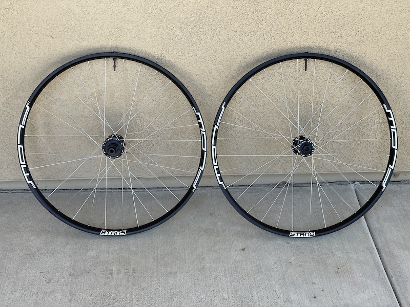 2021 27.5” Stan’s flow EX3 w i9 hydras For Sale