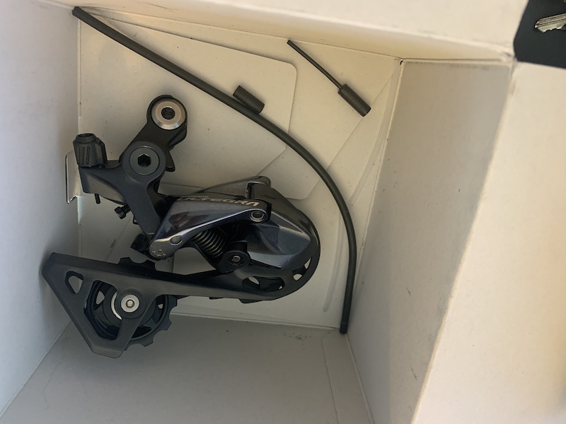 thumbnail image 2 of SHIMANO Dérailleur Arrière 11v DI2 GS RD-R8000 Ultegra 2 of 11