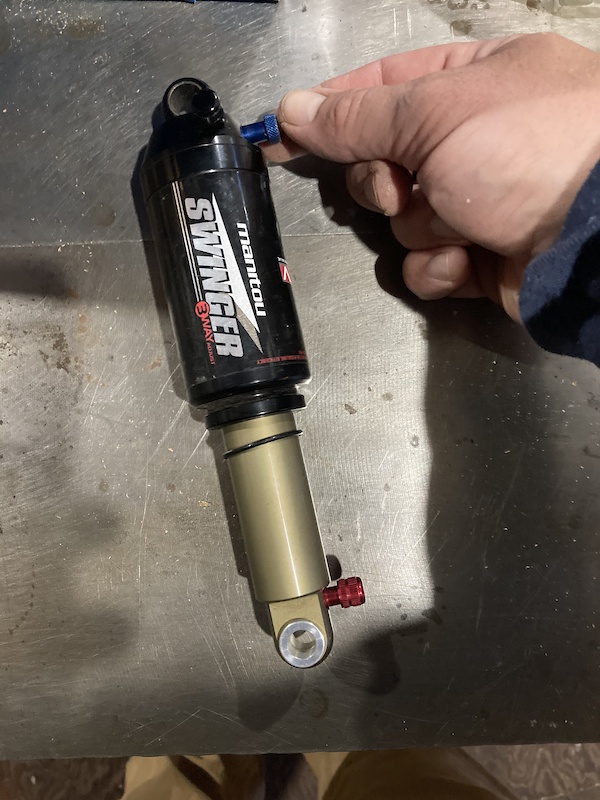 Manitou Swinger 3 way rear shock For Sale