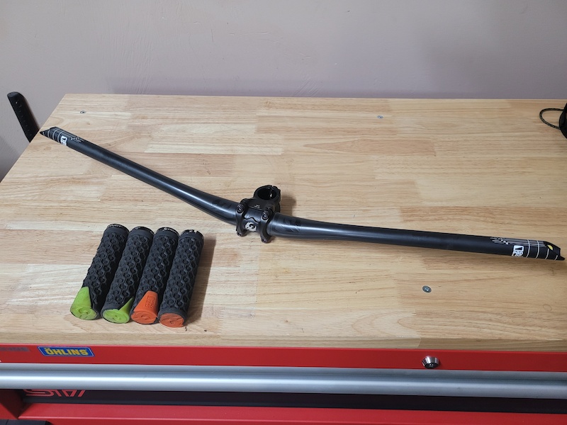 pivot carbon bars