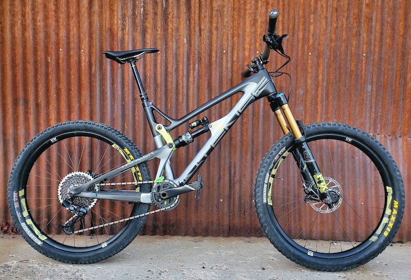 2017 Intense Tracer Carbon Elite Build Size Large 27.5