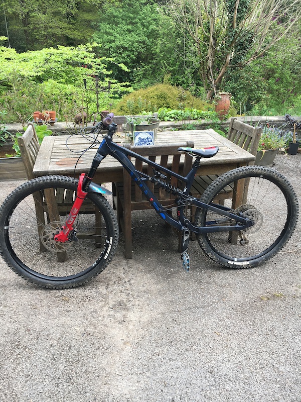 Sentry pro store enduro mountain bike