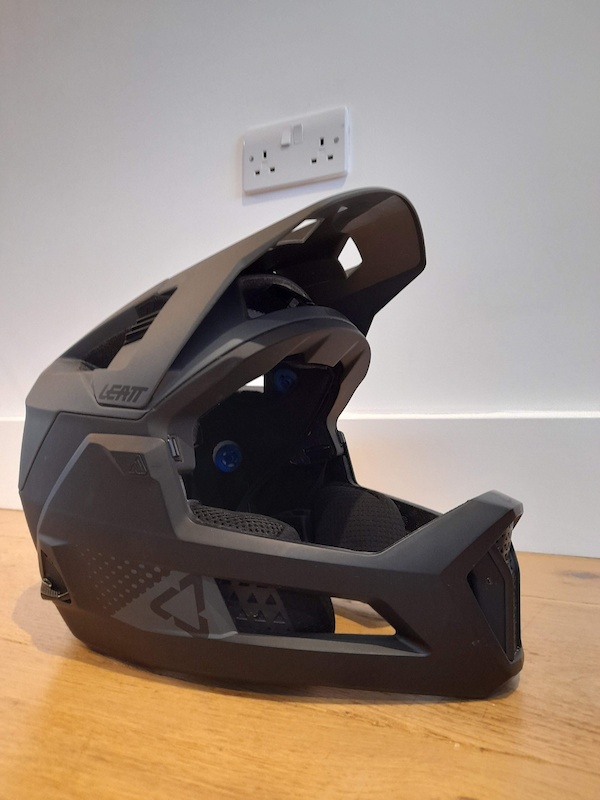 2021 Leatt MTB 4.0 Full face convertible helmet RRP £300 For Sale