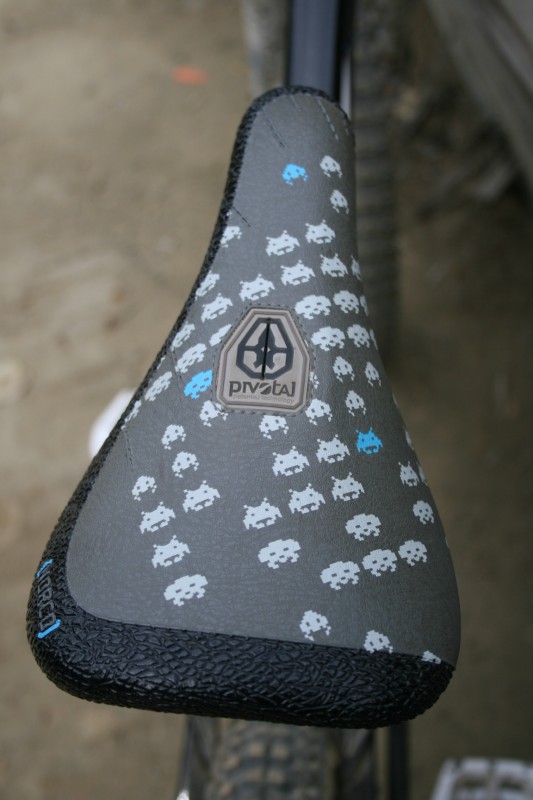 Norco Empire Five-pivotal seat with Atari graphics that match the bike and fork.