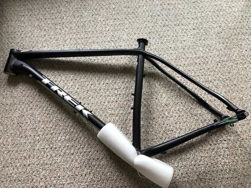 frame trek superfly
