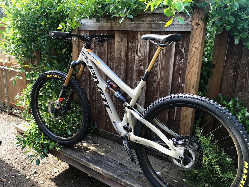 pivot reynolds carbon wheels