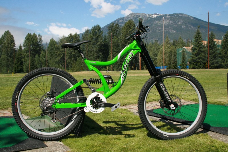 Norco A Line-ready to do some driving range practice before teeing up the bike park in a few minutes.