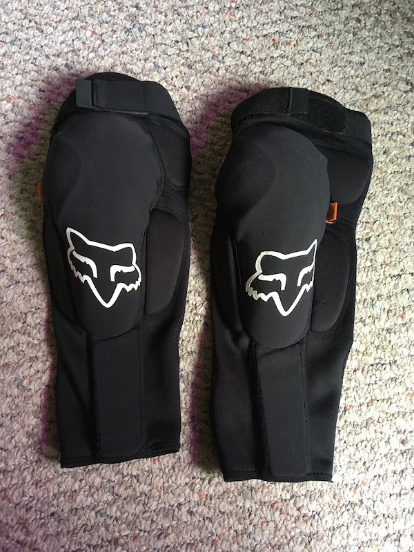 2020 Medium Fox Launch D3O knee/shin guards For Sale