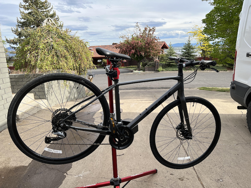 2020 2021 Trek FX3 disc - like new, 50 miles For Sale