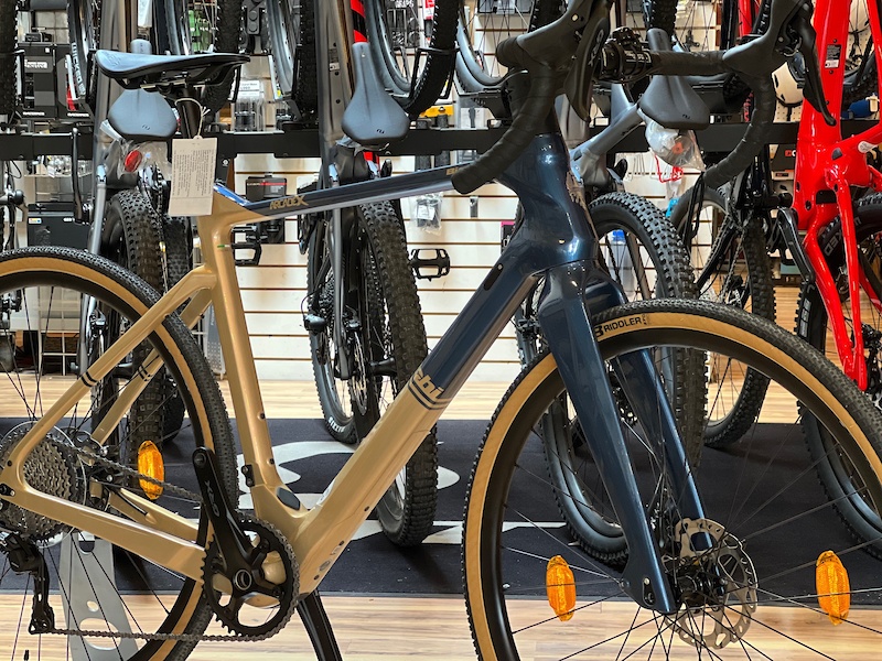 2022 Bianchi Arcadex GRX 60 Lg Email for 10 off sale price For Sale