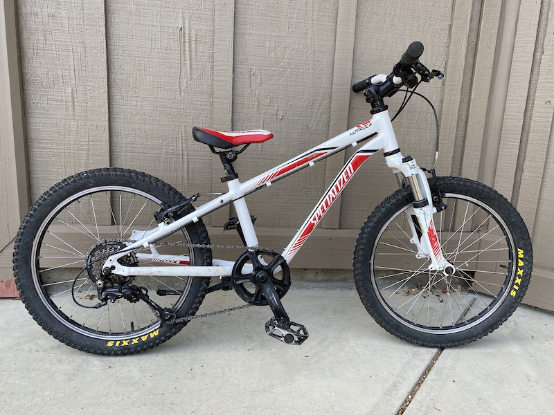 Kids 20" specialized hotrock mountain bike For Sale