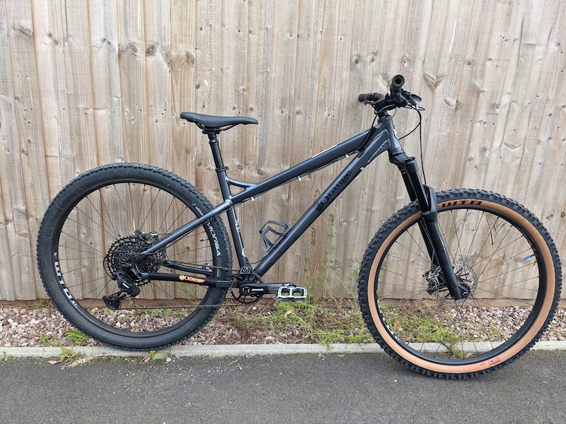 2020 **PRICE DROP ***Orange crush 290 grey large For Sale