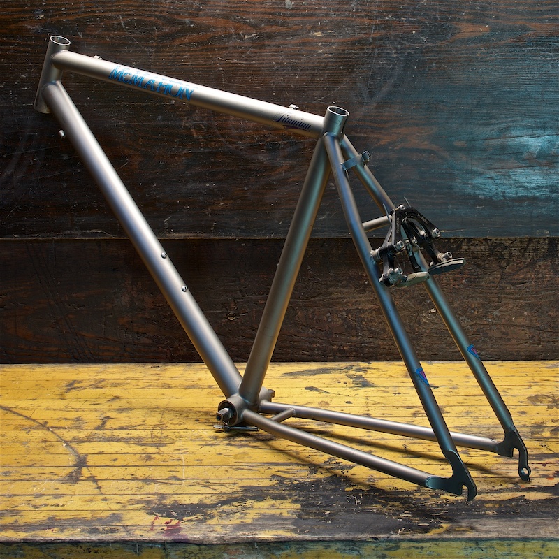 VTT semi rigide AIM PRO FE Gris/Titane - Ref 140250-001 VTT semi rigide AIM PRO FE Gris/Titane - Ref 140250-001