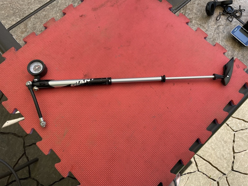 Giant Control Bike Shock and Tire Combo Pump For Sale