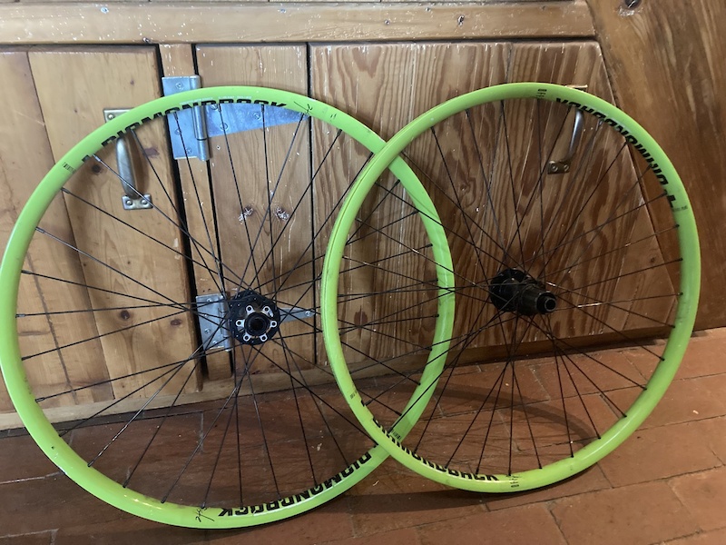 diamondback edgewood tire size