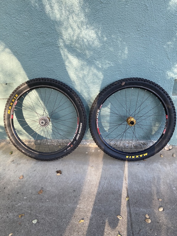2011 Hope pro 2 and Stans Flow rims For Sale