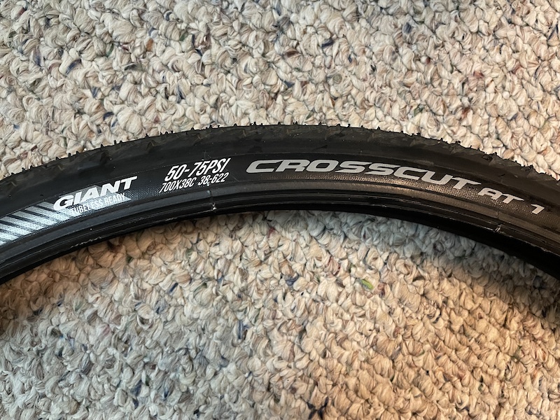 2022 Giant Crosscut AT1 Tubeless Bike Tires For Sale