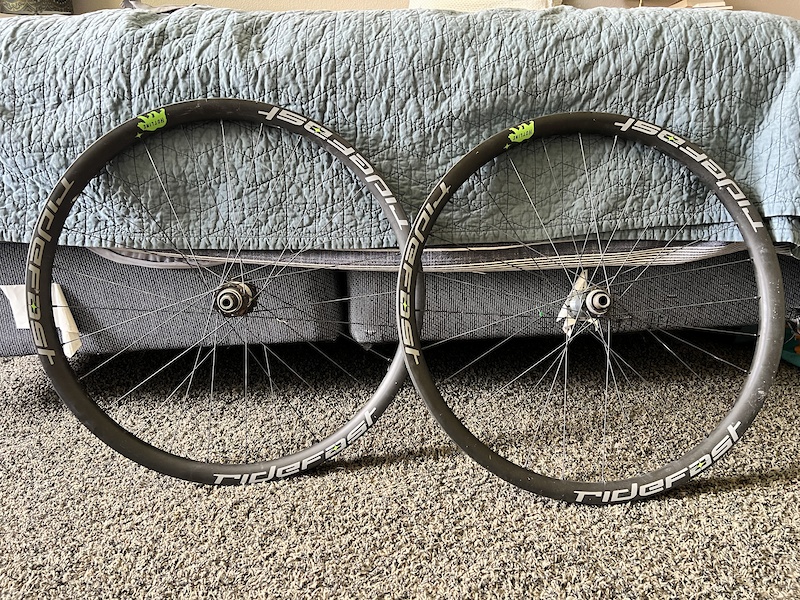 Ride Fast Racing Rims 2021 Ridefast Carbon Hotline rims on XTR hubs For Sale