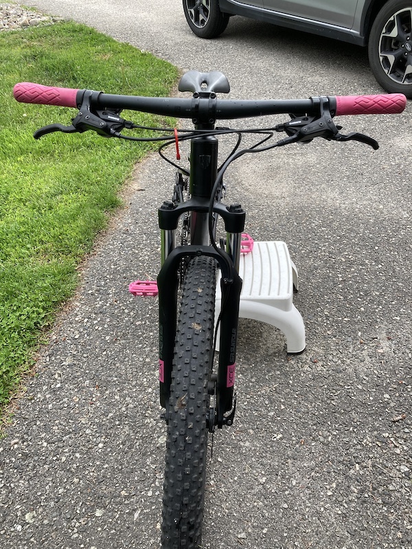 Trek marlin 5 black and online pink