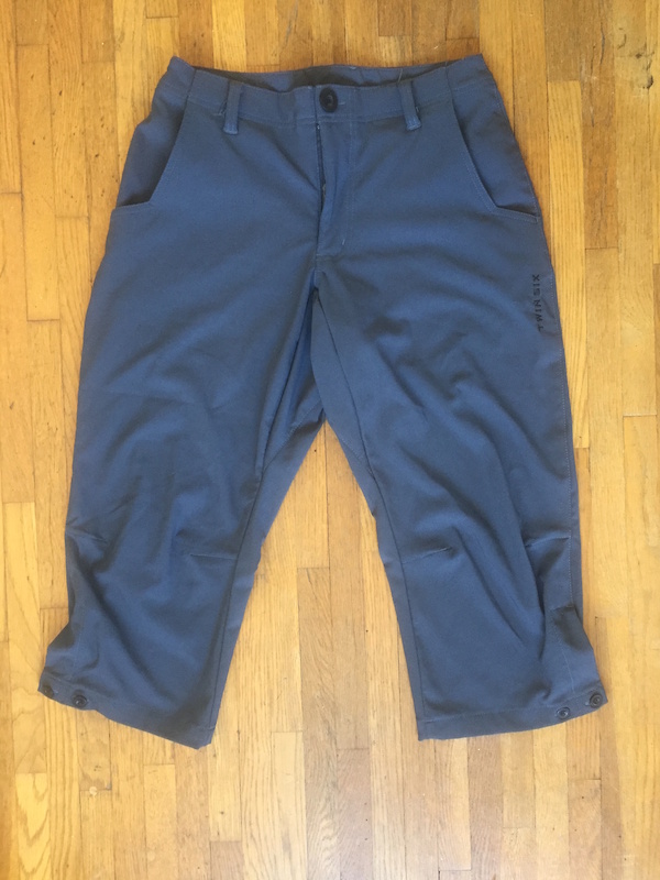 Twin Six 3/4 (capri) mens medium cycling pants (484) For Sale