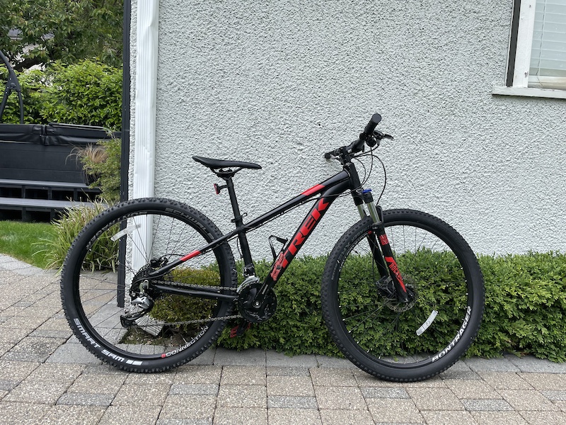 trek marlin 7 red