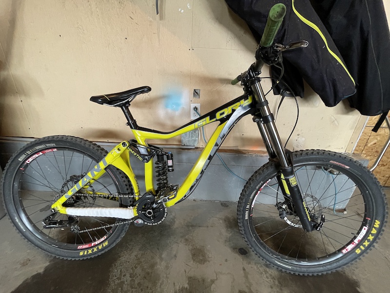 2015 Giant Glory Whistler Edition For Sale