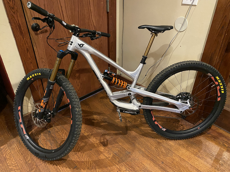 2021 yt capra base