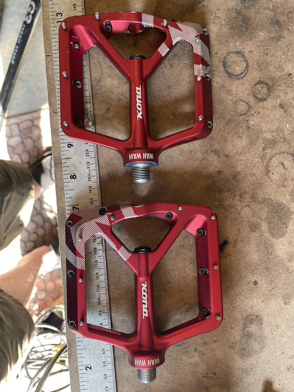kona wah wah plastic platform pedals